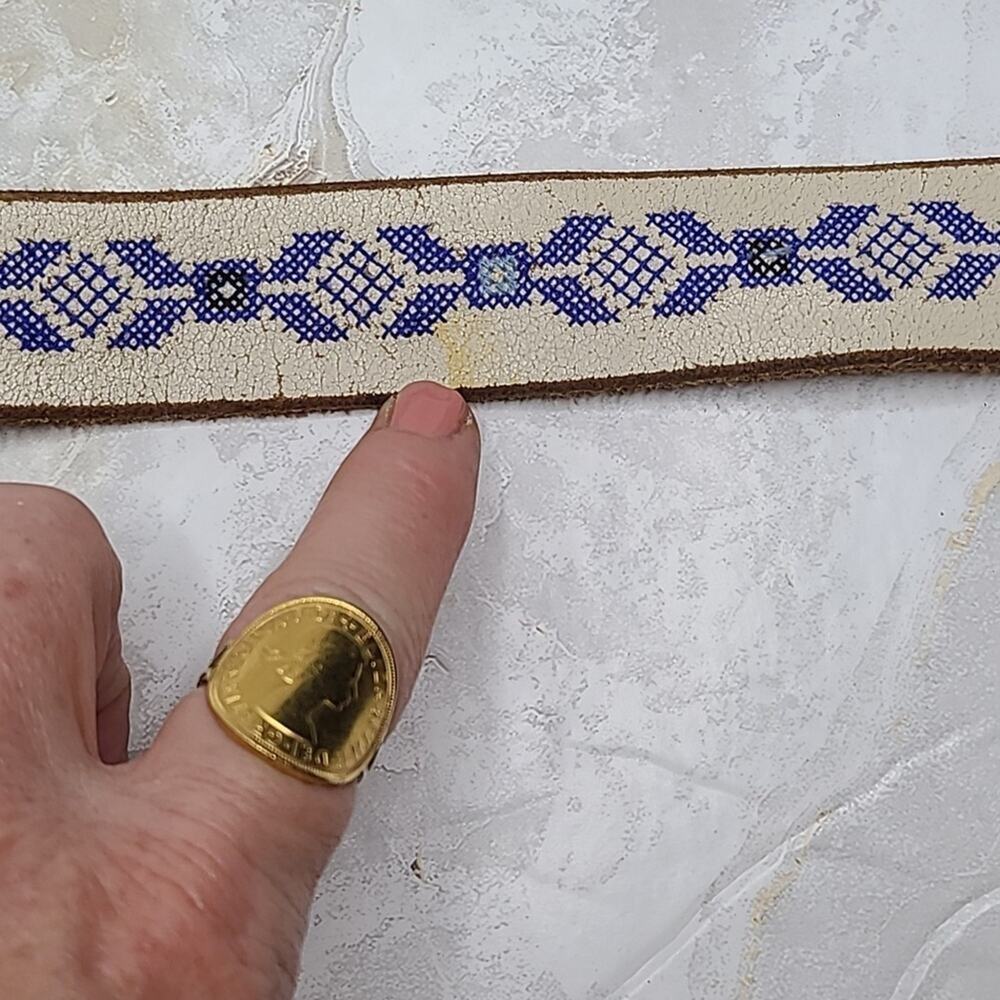Unique cross stitch leather belt - Picture 3 of 7